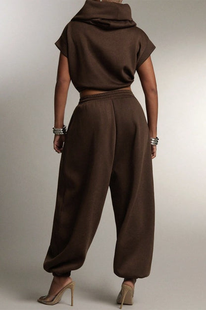 Levels funnel neck jogger set